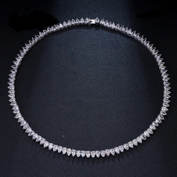 Pear Cut Necklace - Picture 3 of 16